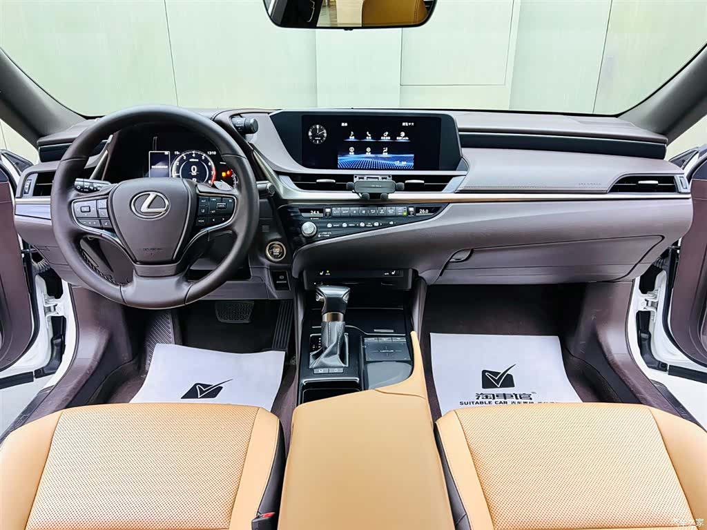 Lexus ES, 2020 9