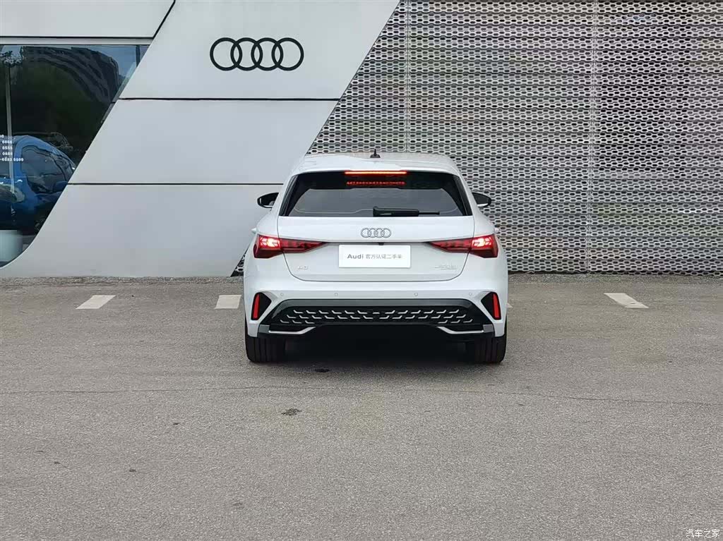Audi Flying Spur, 2026 8