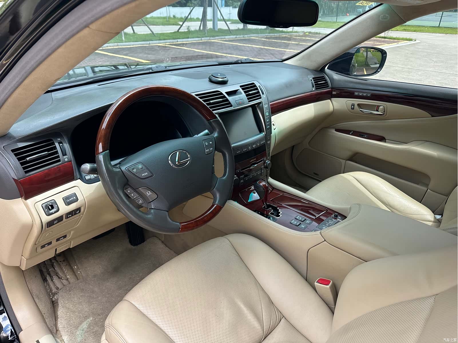 Lexus LS, 2009 9