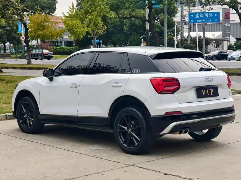 Audi Q2L