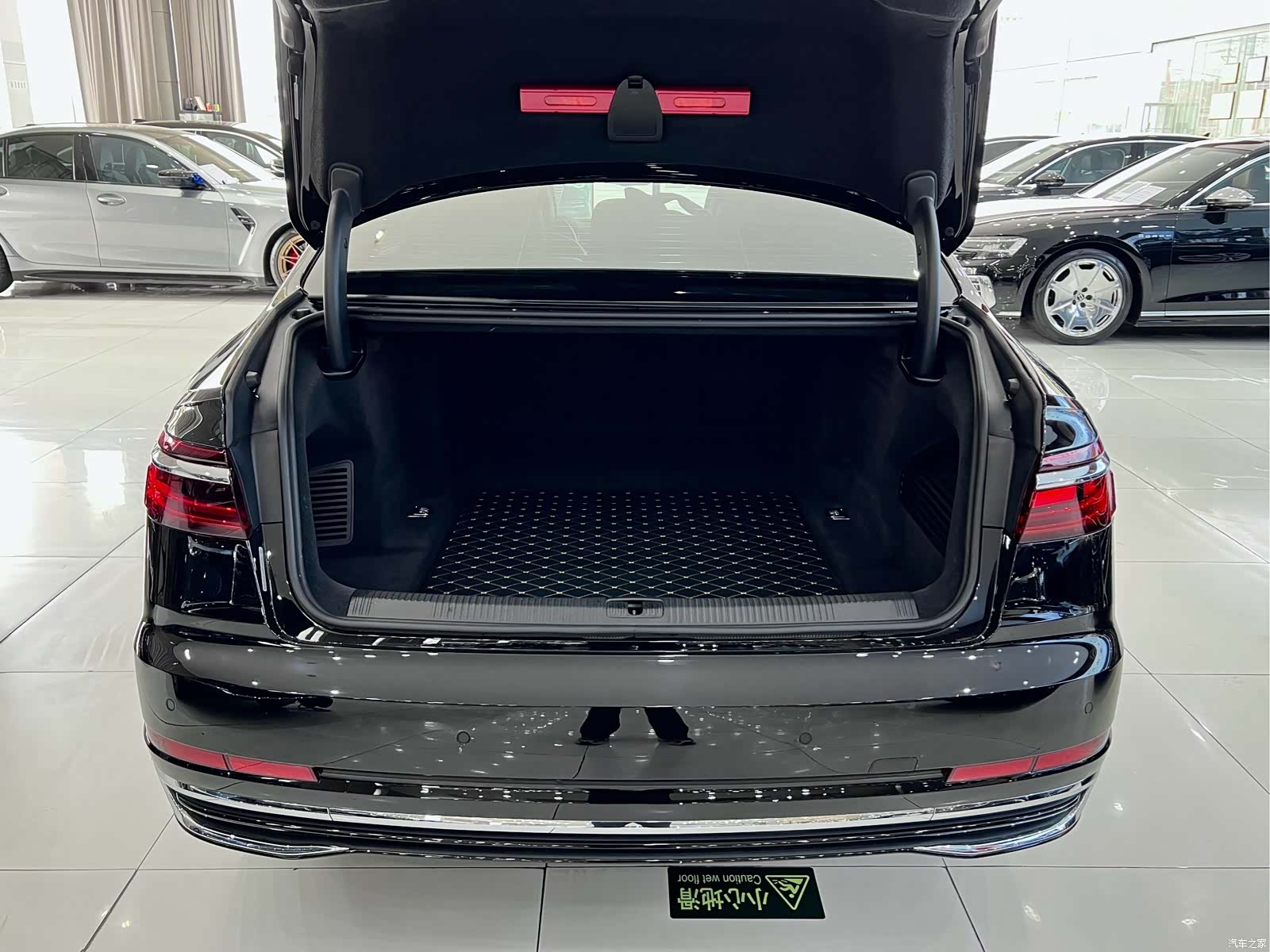 Audi A8L, 2024 25