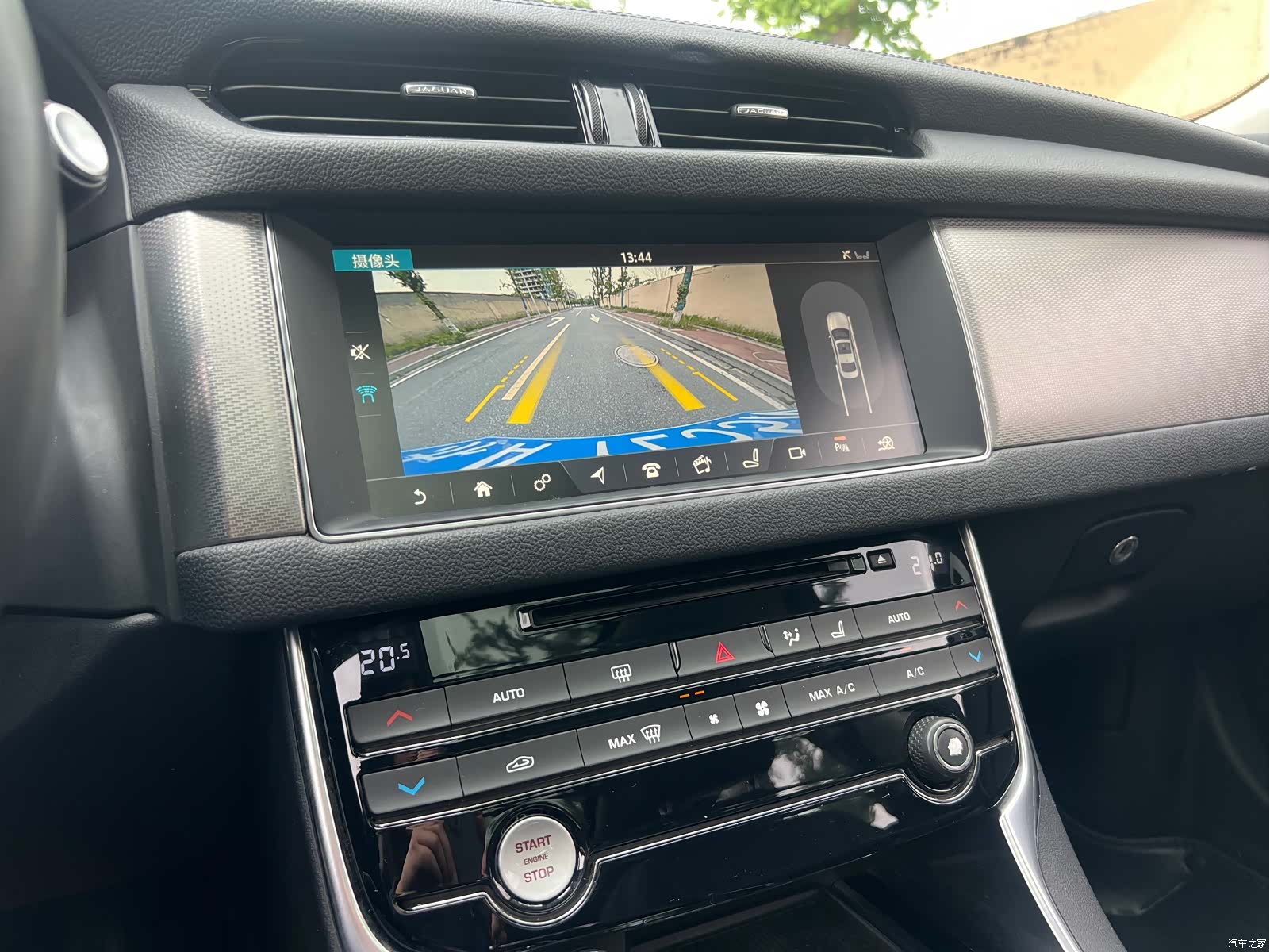 Land Rover XFL, 2018 11