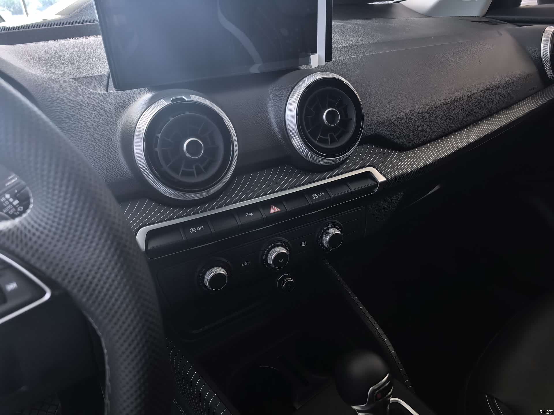 Audi Q2L, 2026 7
