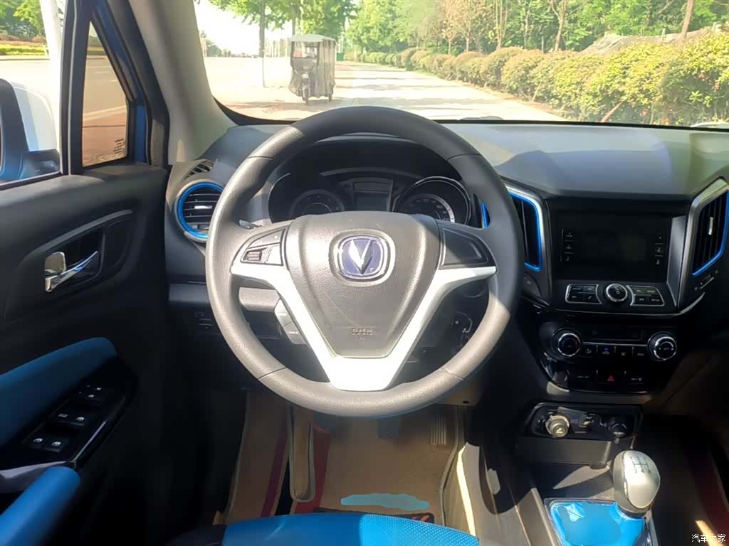 Changan CS15, 2016 11