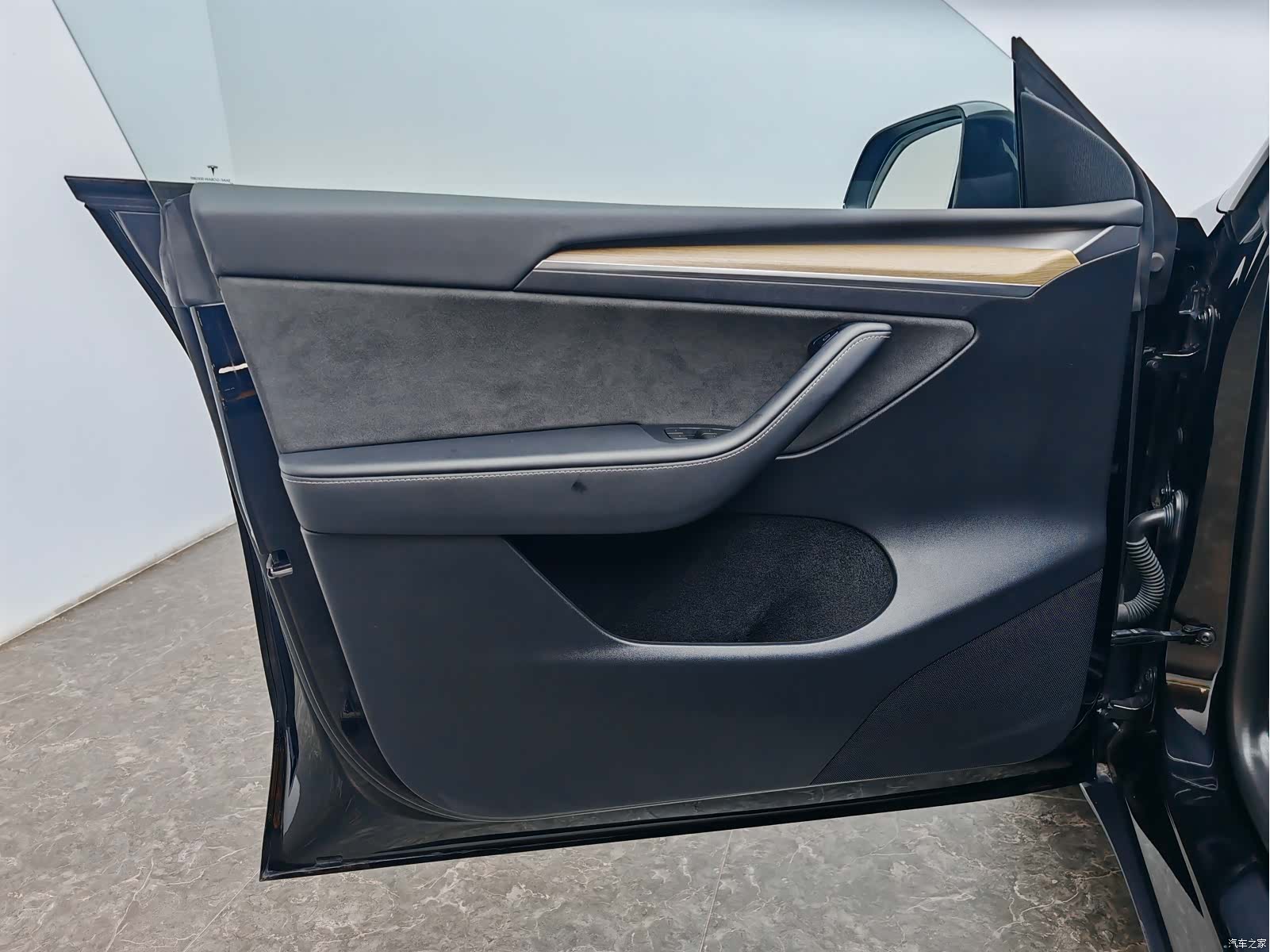 Tesla Model Y, 2023 19