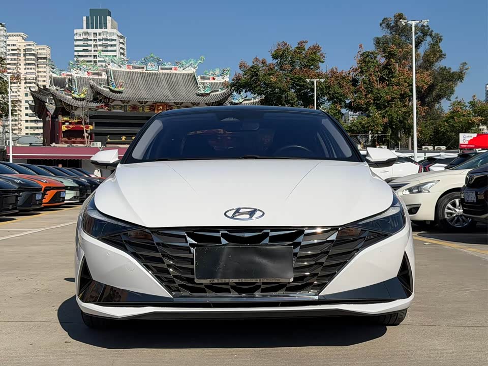 Hyundai Elantra