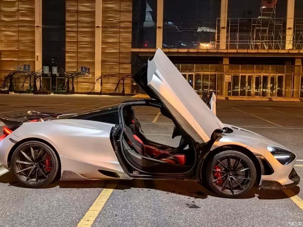 McLaren 720S, 2018 все фото