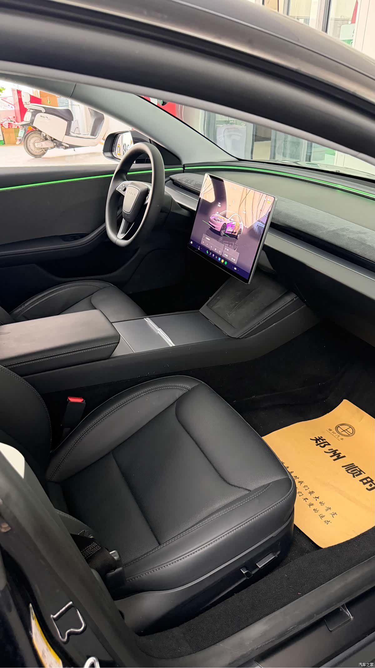 Tesla Model 3, 2025 6