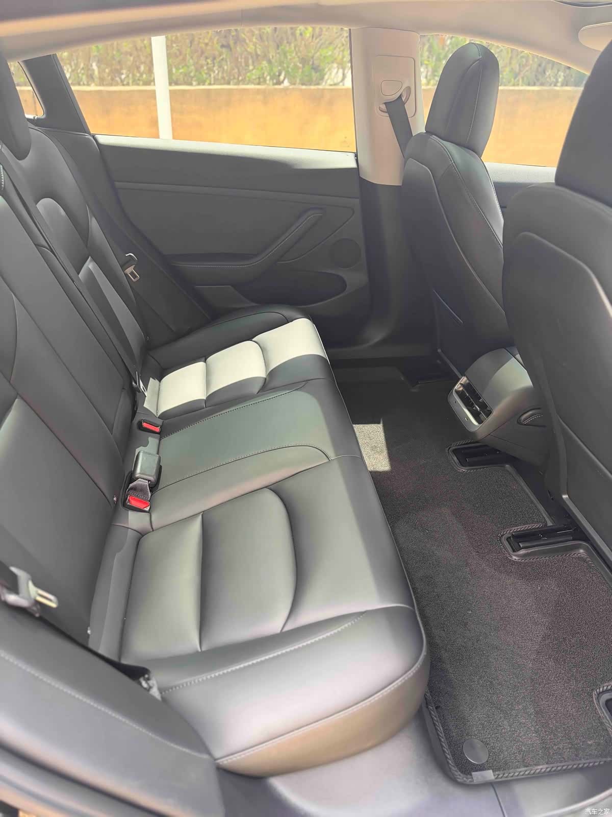 Tesla Model 3, 2023 17