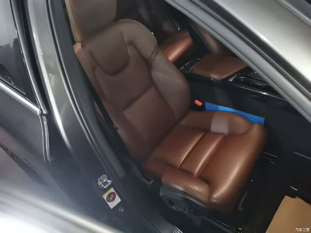 Volvo XC60, 2019 25