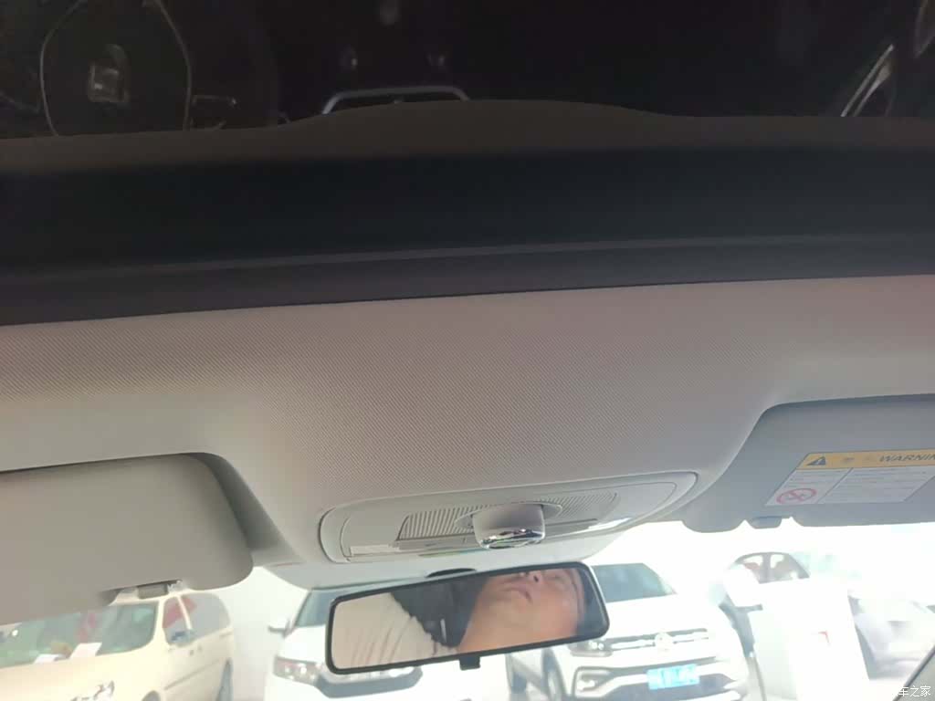 Roewe RX3, 2019 18