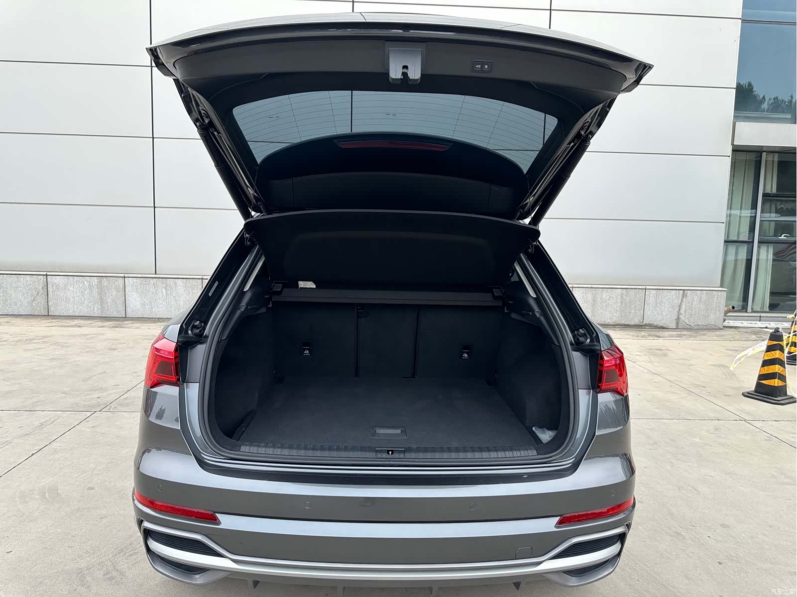Audi Q3, 2022 14