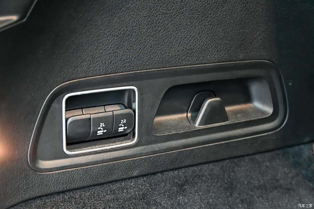 Mercedes-Benz GLS, 2022 32