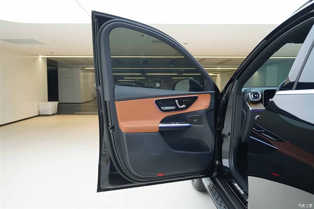 Mercedes-Benz GLC, 2026 15