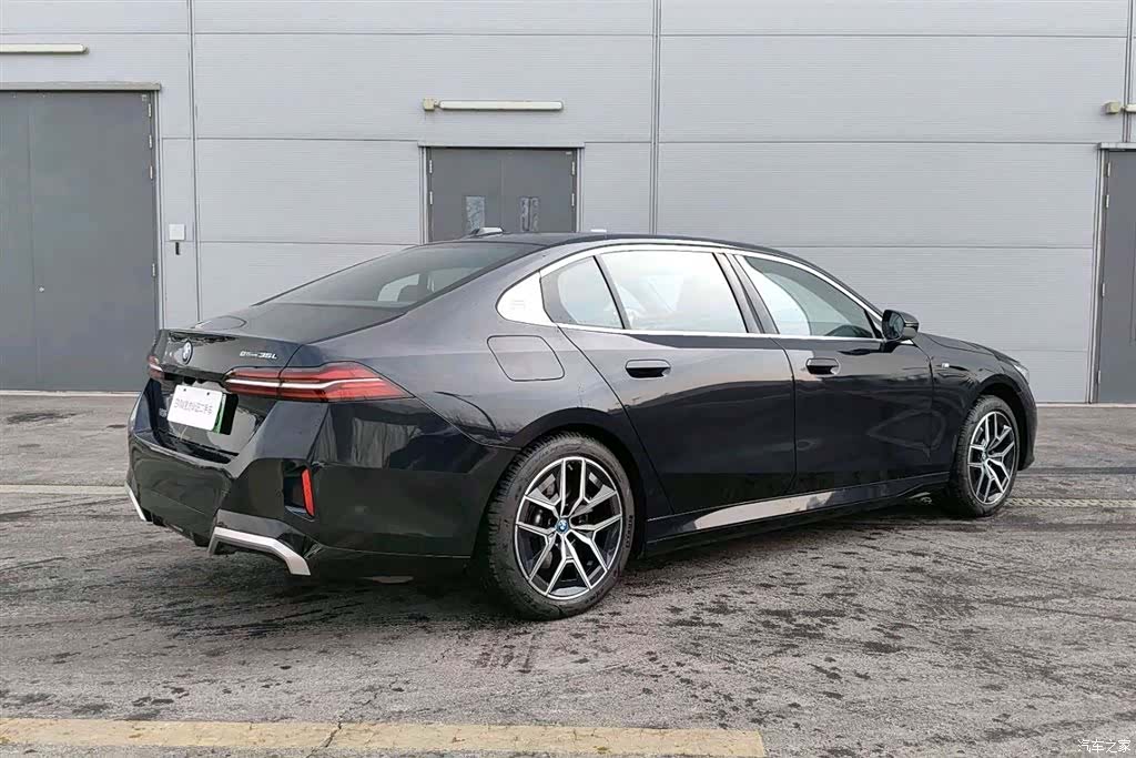 BMW i5, 2025 6