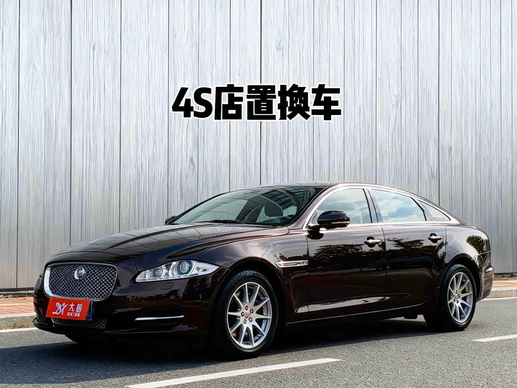 Jaguar XJ