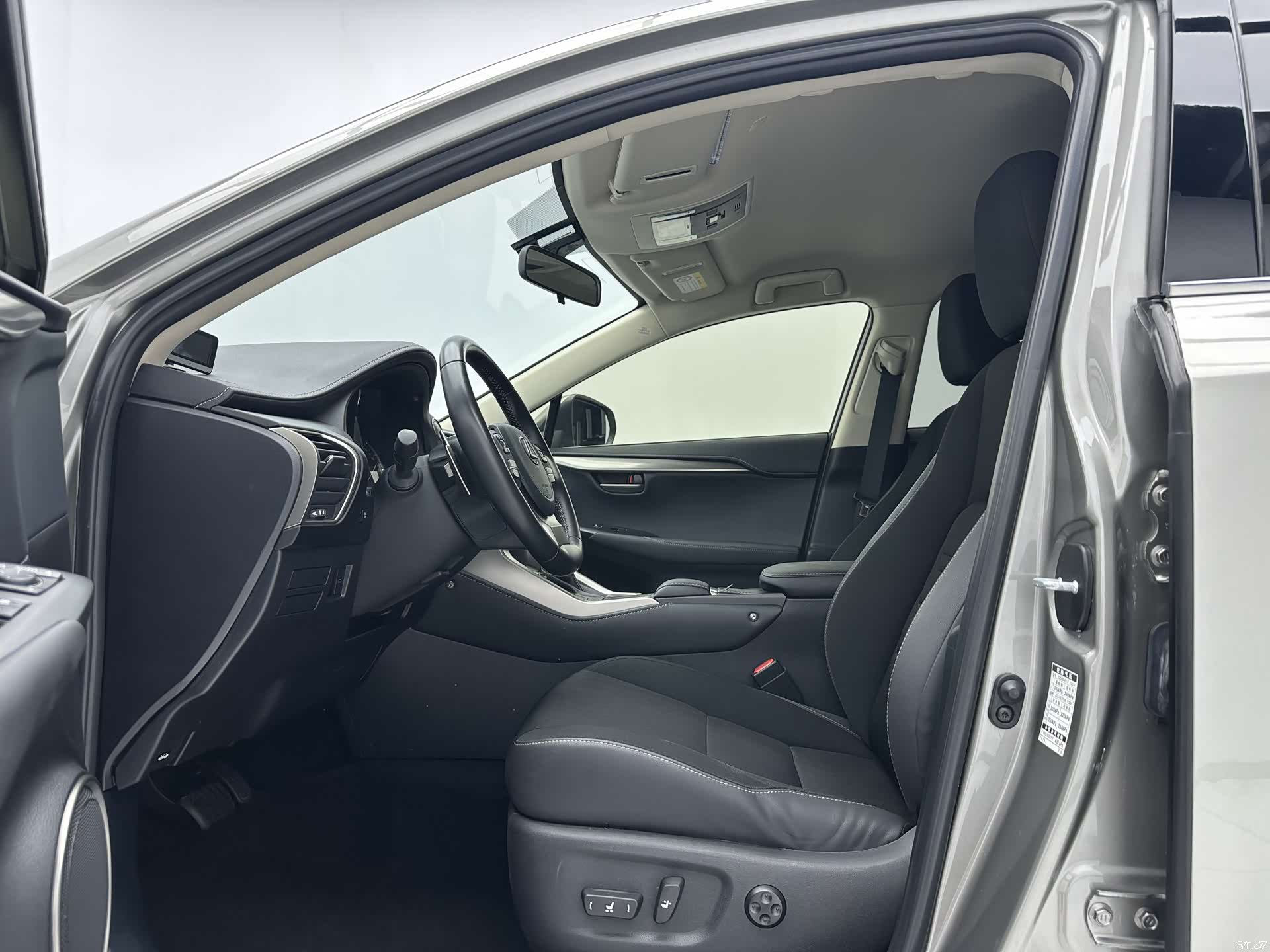 Lexus NX, 2021 все фото