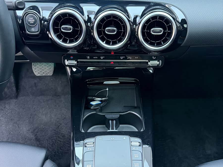 Mercedes-Benz A-Class 2023, фото 12