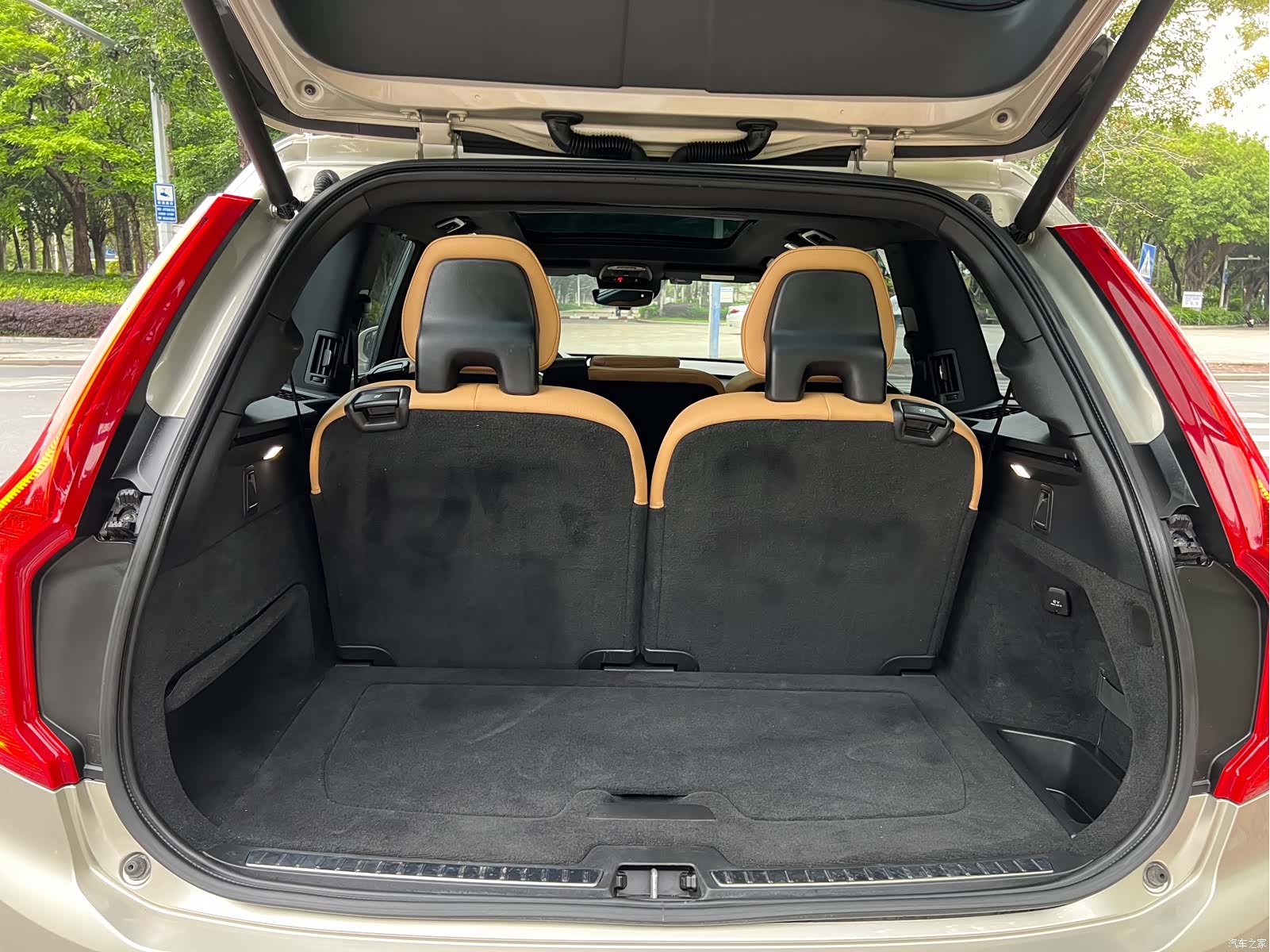 Volvo XC90, 2019 18