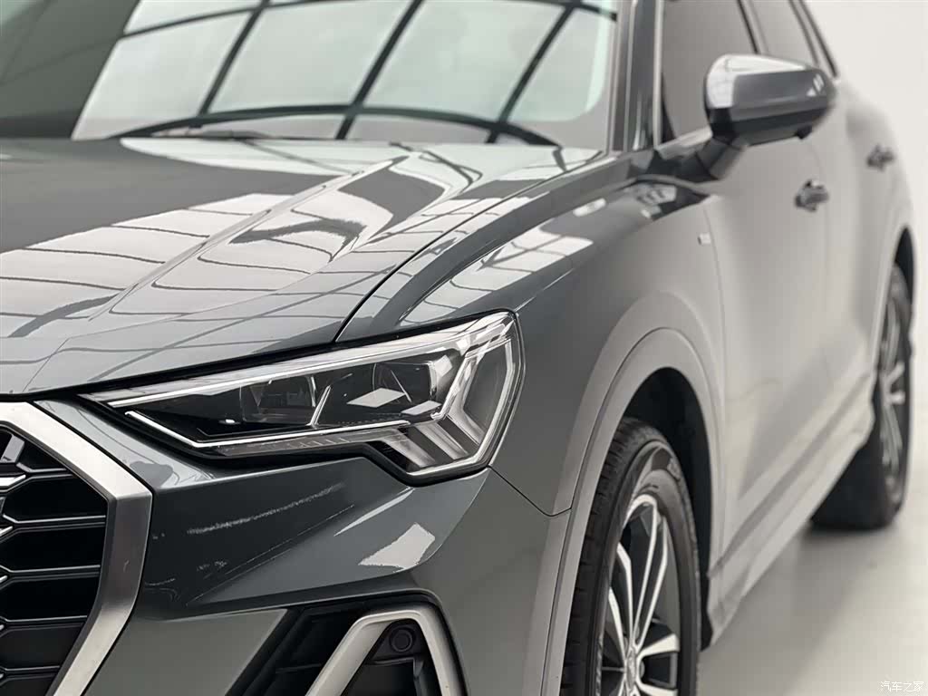 Audi Q3, 2021 4