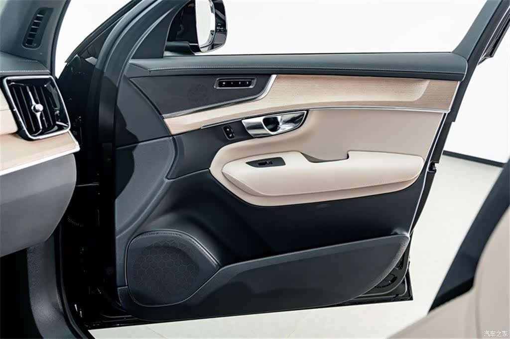 Volvo XC90, 2026 16