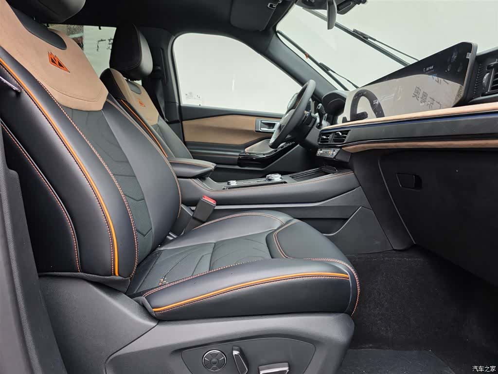 Ford Explorer, 2025 15