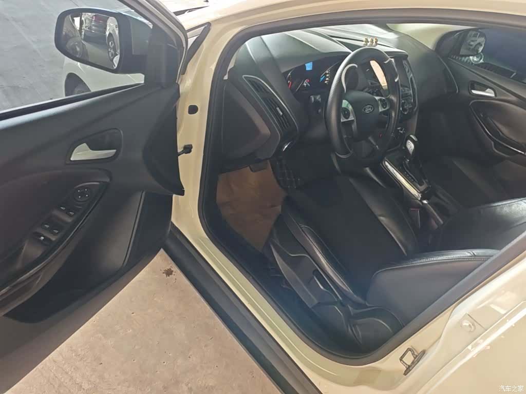 Ford Focus, 2014 16