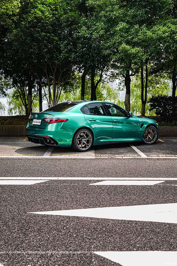 Alfa Romeo Giulia, 2022 8