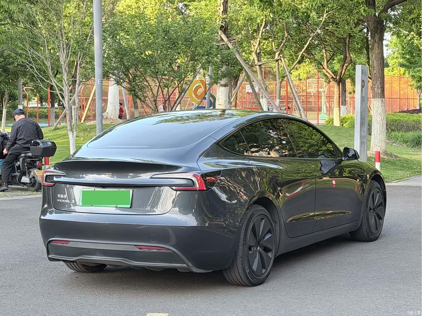 Tesla Model 3, 2025 21