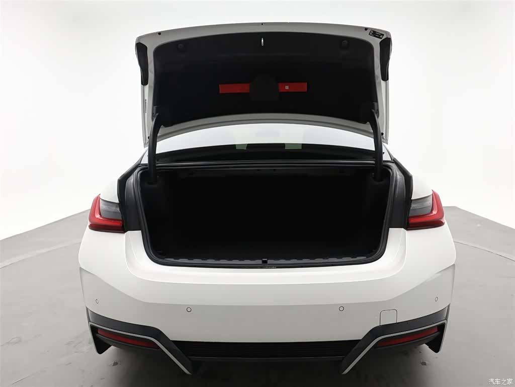 BMW i3, 2025 8