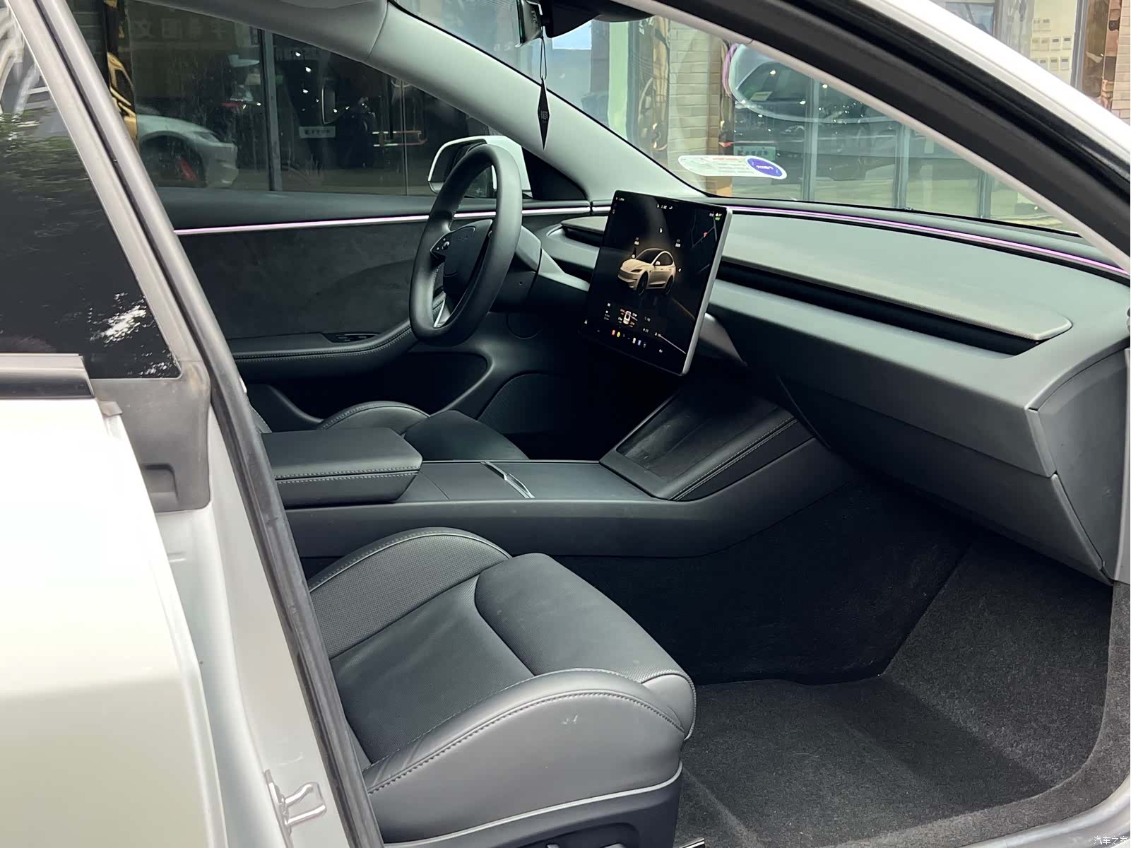 Tesla Model 3, 2024 все фото