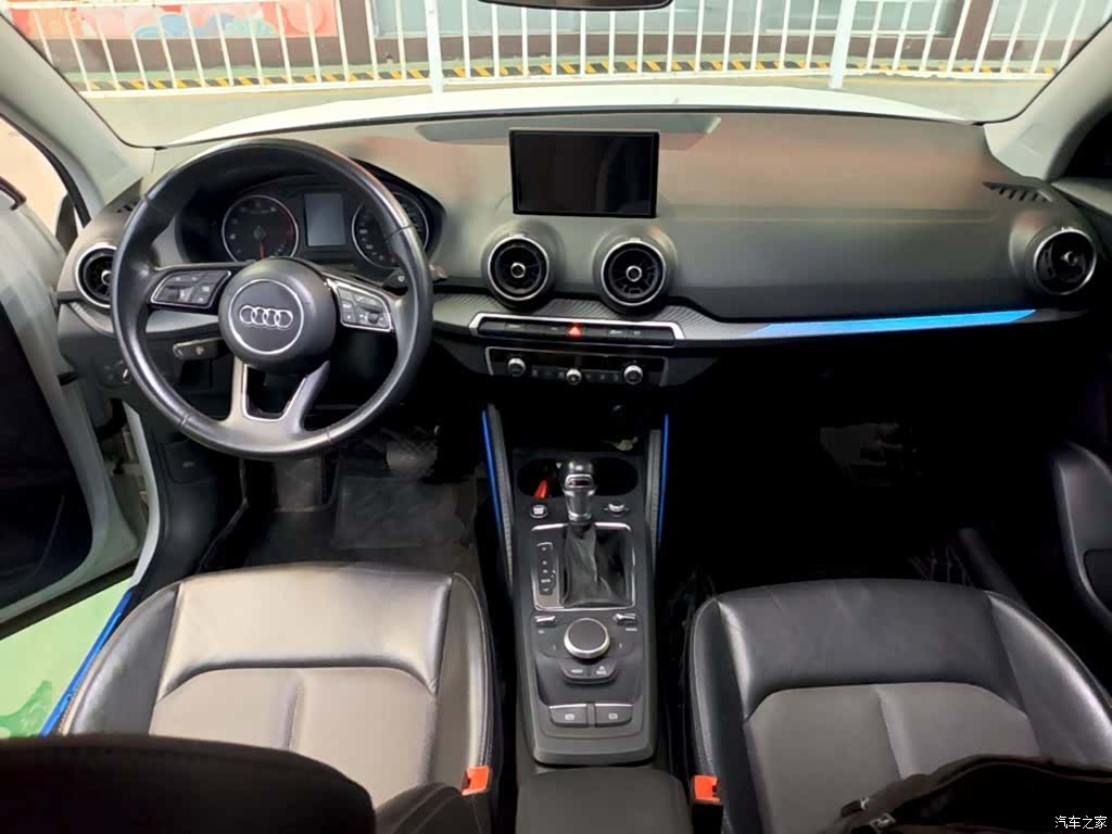 Audi Q2L, 2021 10