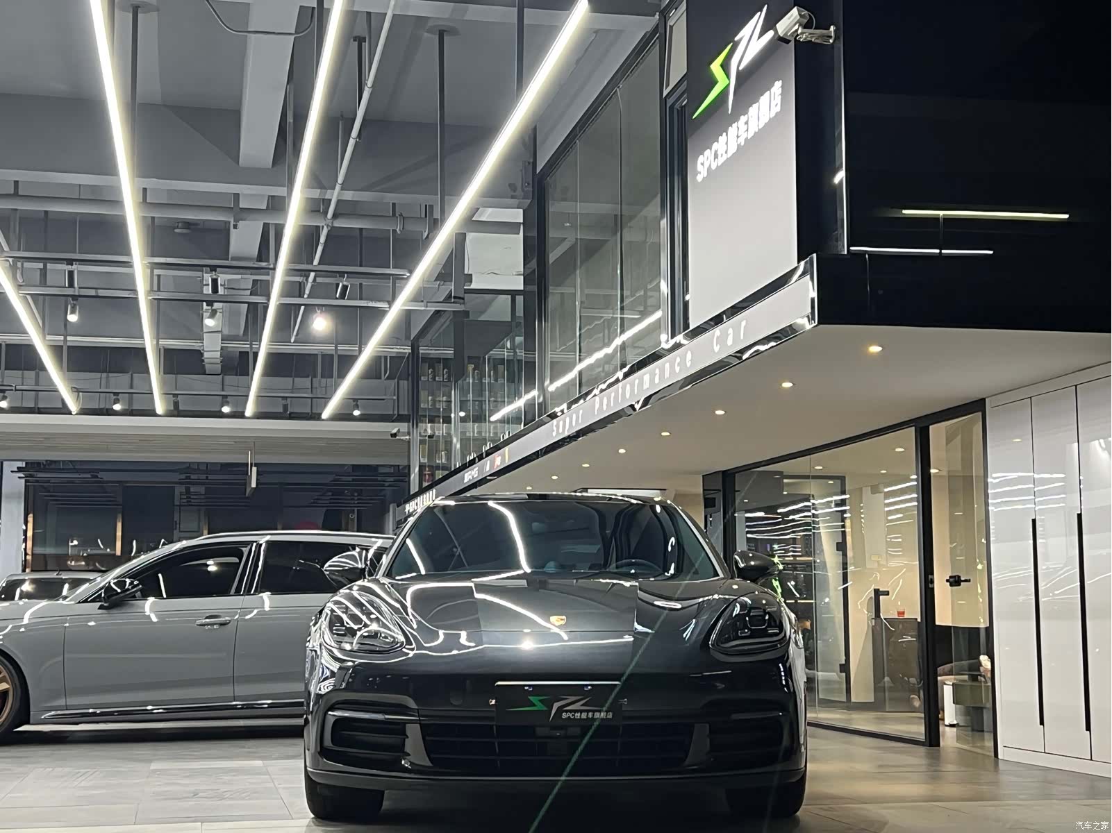 Porsche Panamera, 2018 2