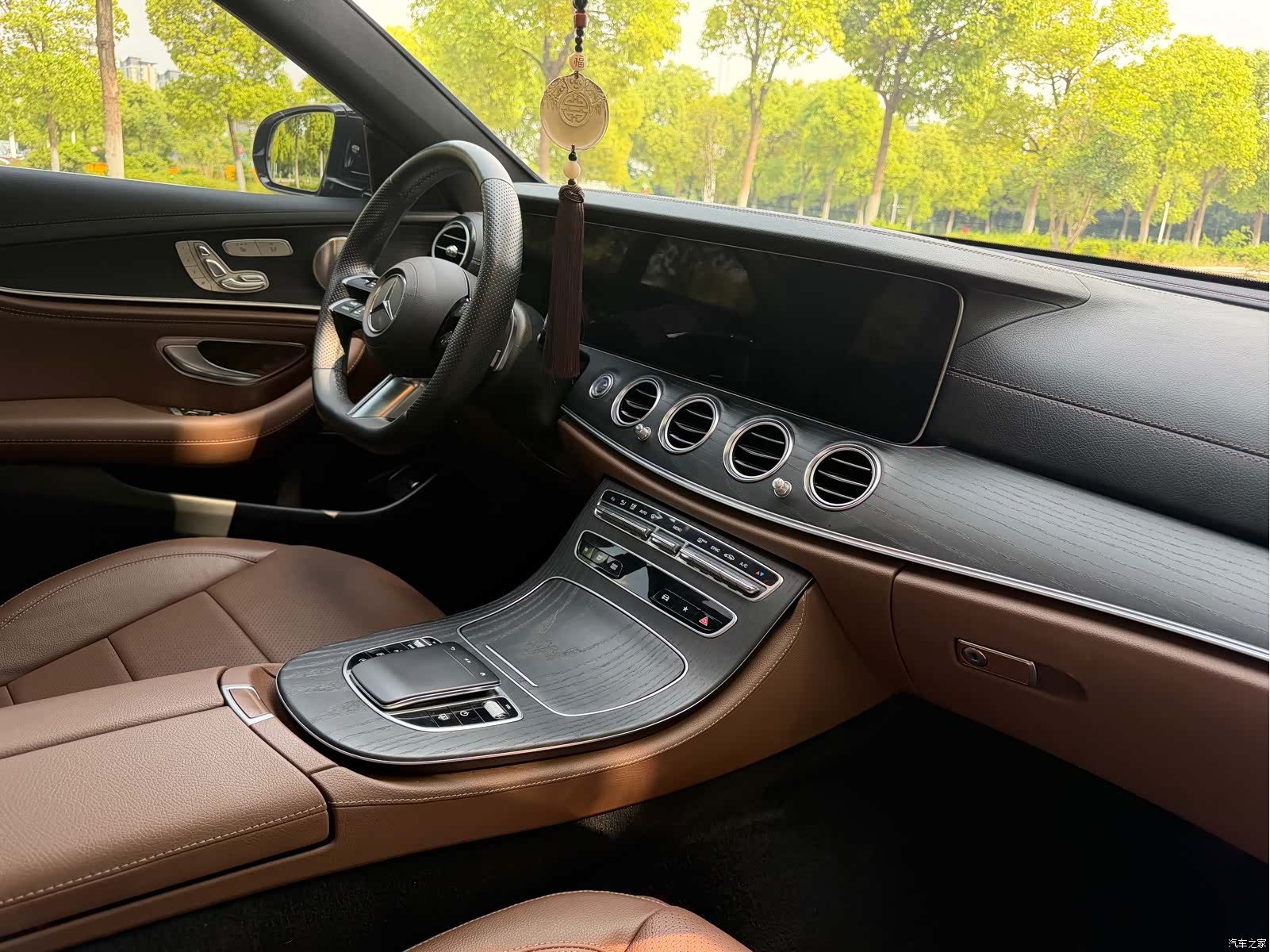 Mercedes-Benz E-Class, 2023 13