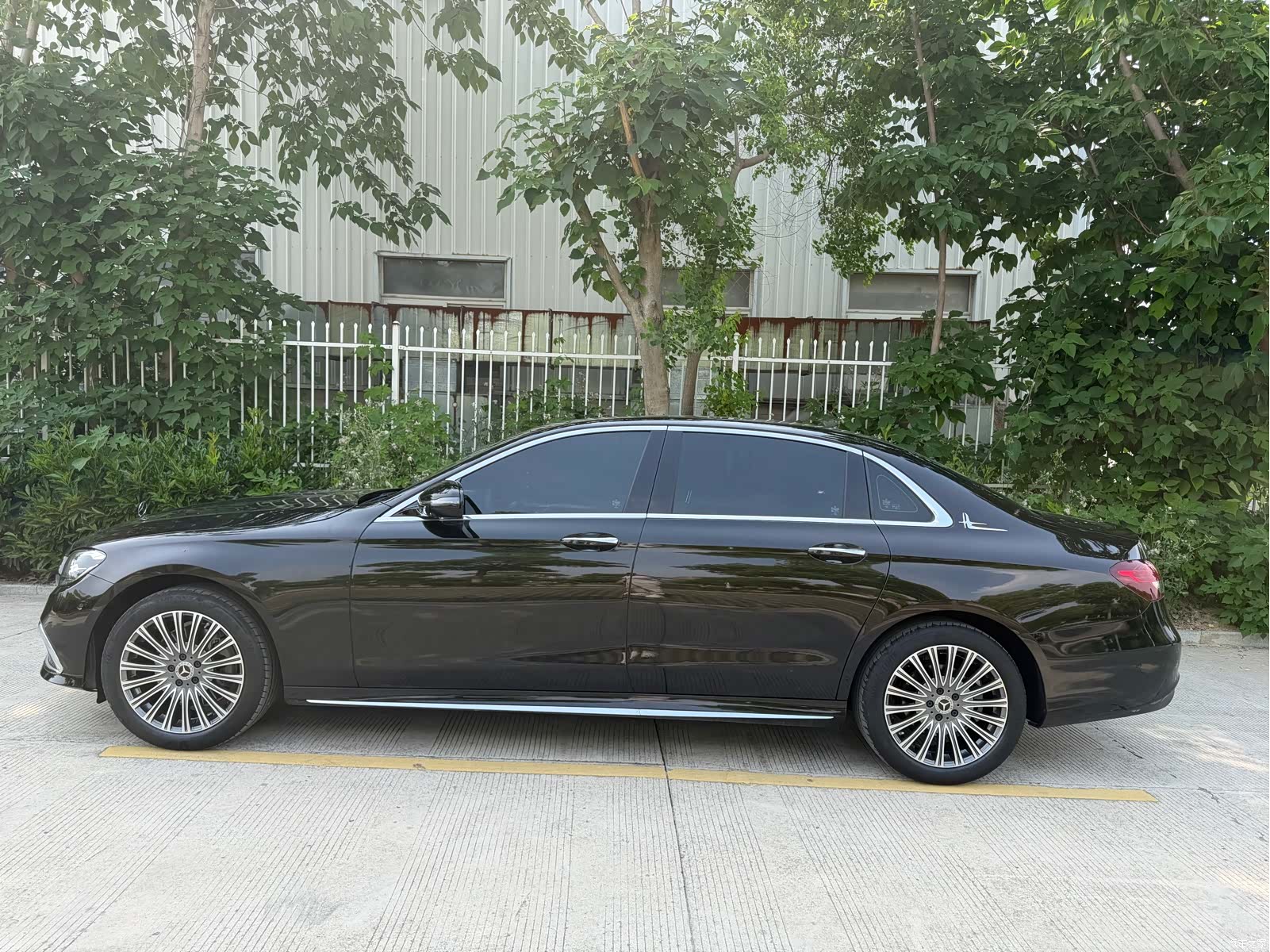Mercedes-Benz E-Class, 2023 16