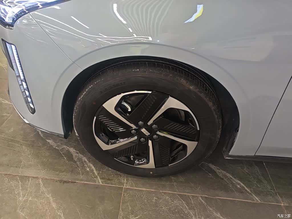 Geely Galaxy L6, 2025 23
