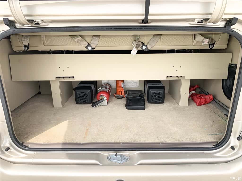Toyota Coaster, 2017 19