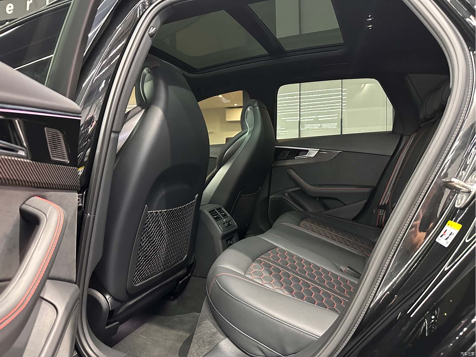 Audi RS4, 2024 9
