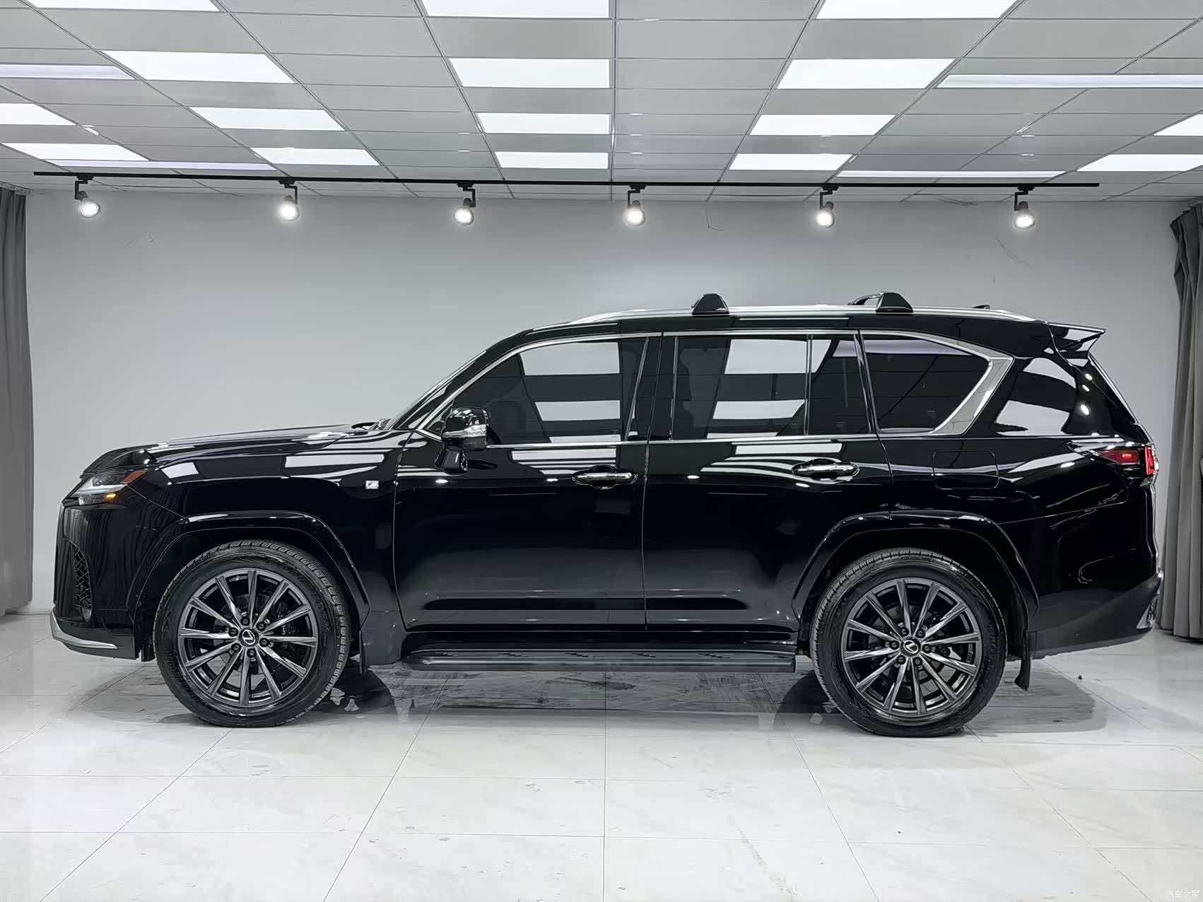 Lexus LX, 2024 3