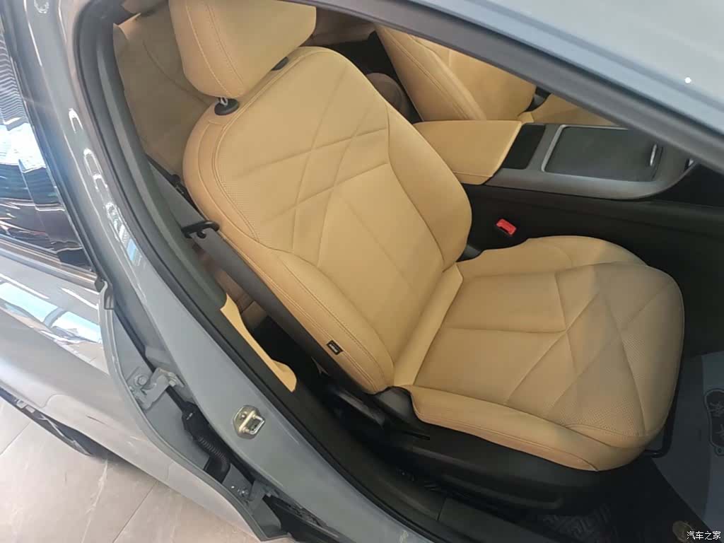 Geely Galaxy L6, 2025 25
