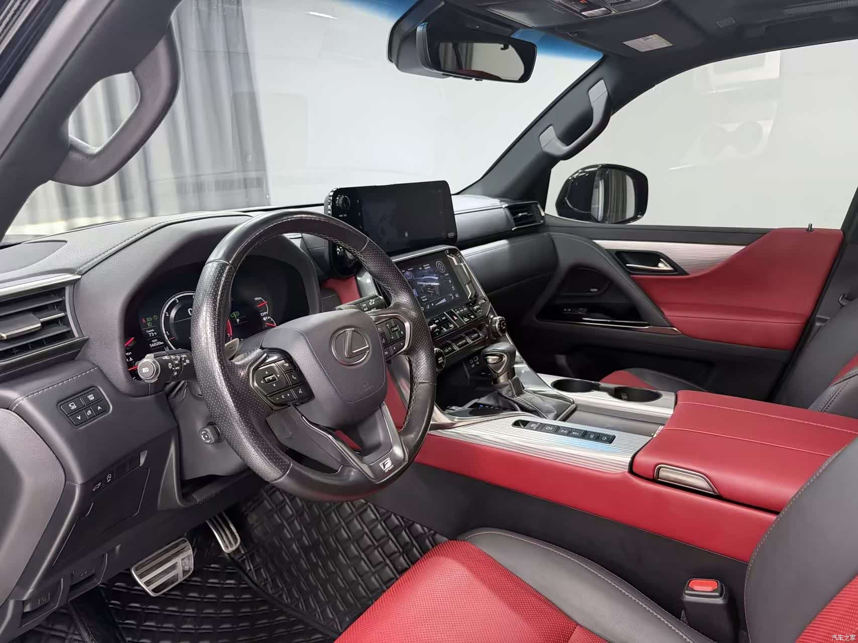 Lexus LX, 2024 4