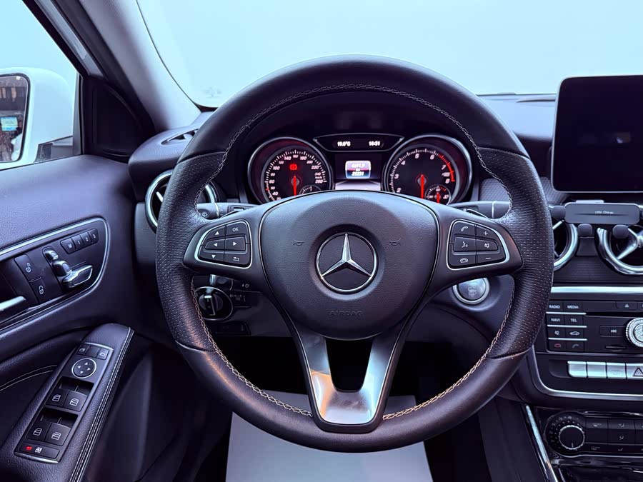 Mercedes-Benz GLA 2017, фото 11