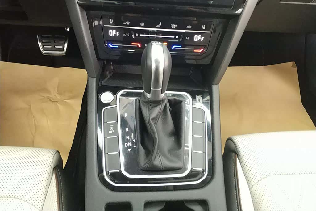 Volkswagen Magotan, 2025 16