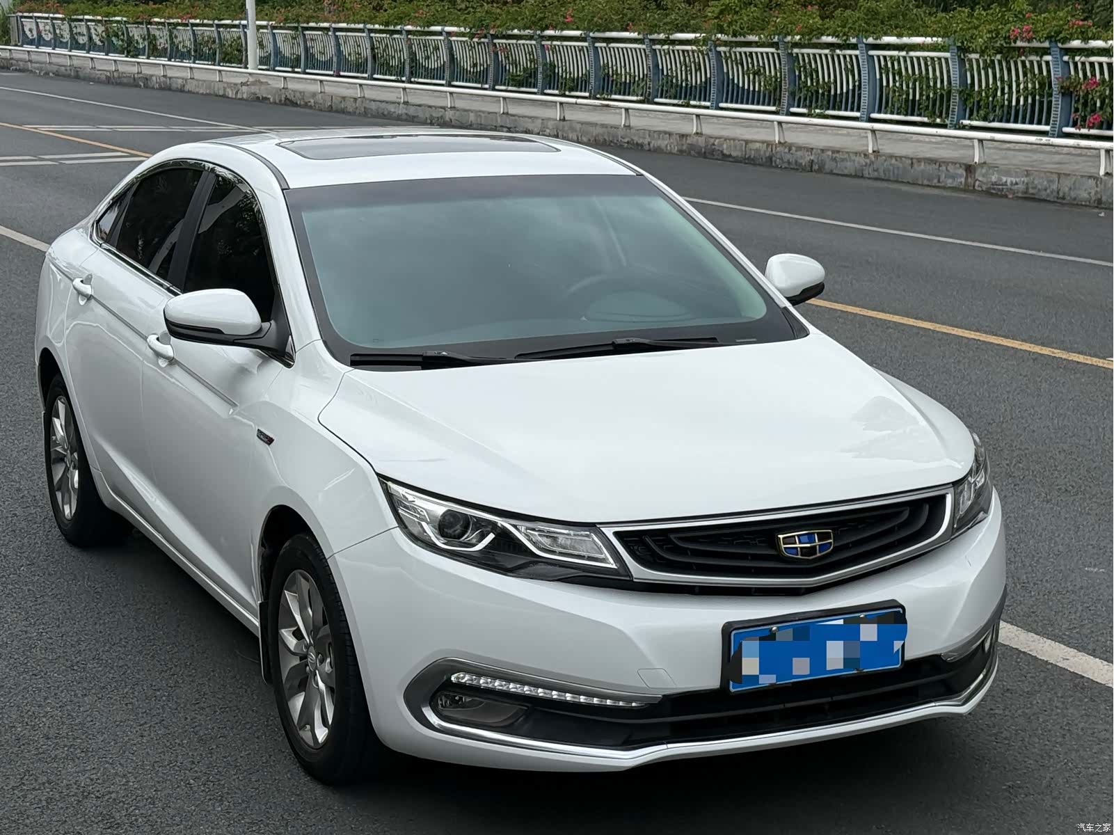 Geely Emgrand, 2017 3