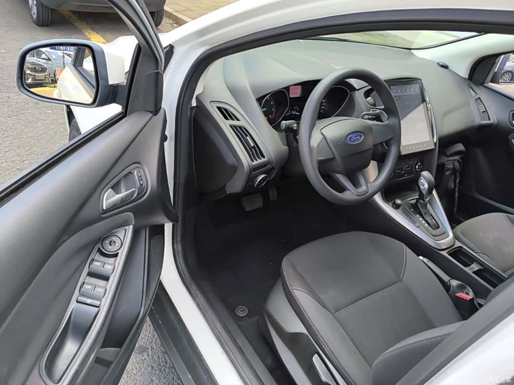 Ford Focus, 2017 16