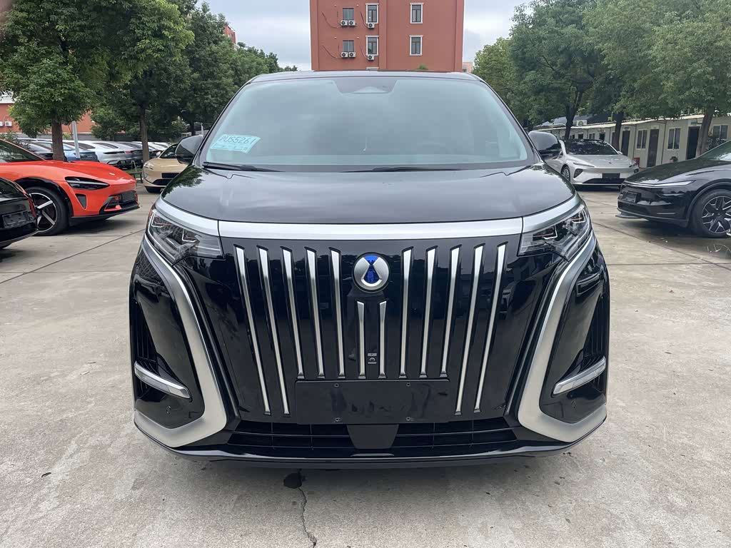 Denza D9 2022 EV 600 Flagship