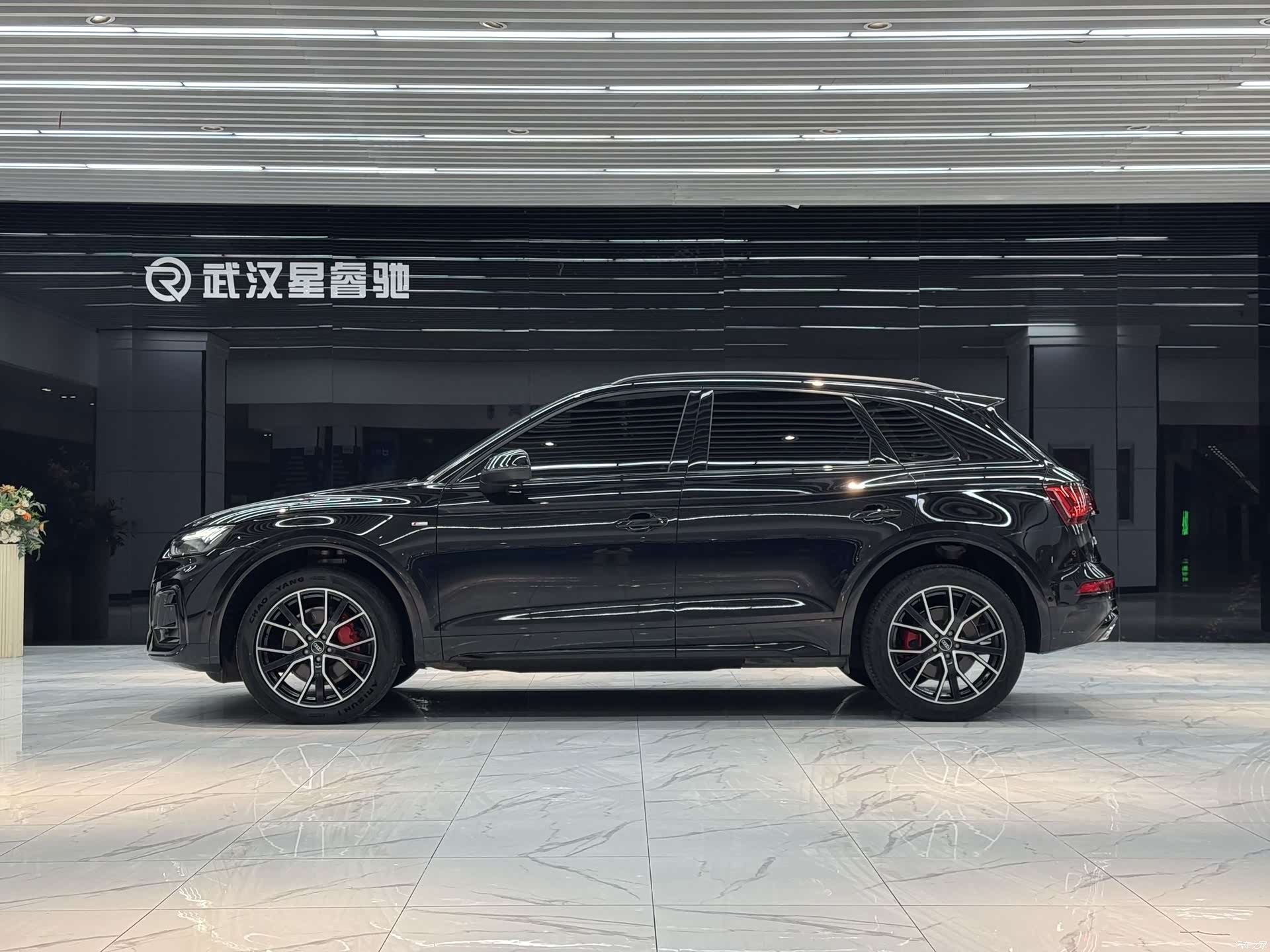 Audi Q5L, 2025 4