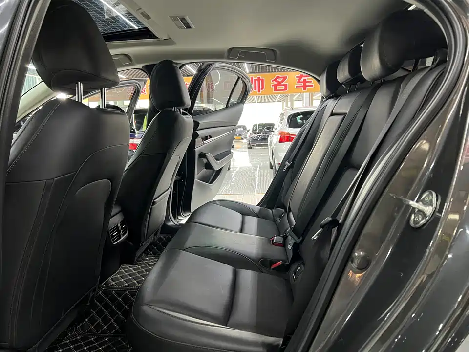 Mazda 3 Angkesaila