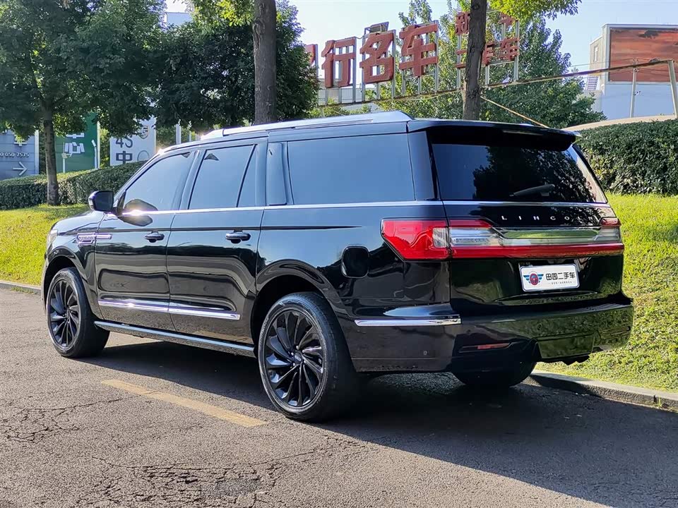 Lincoln Navigator