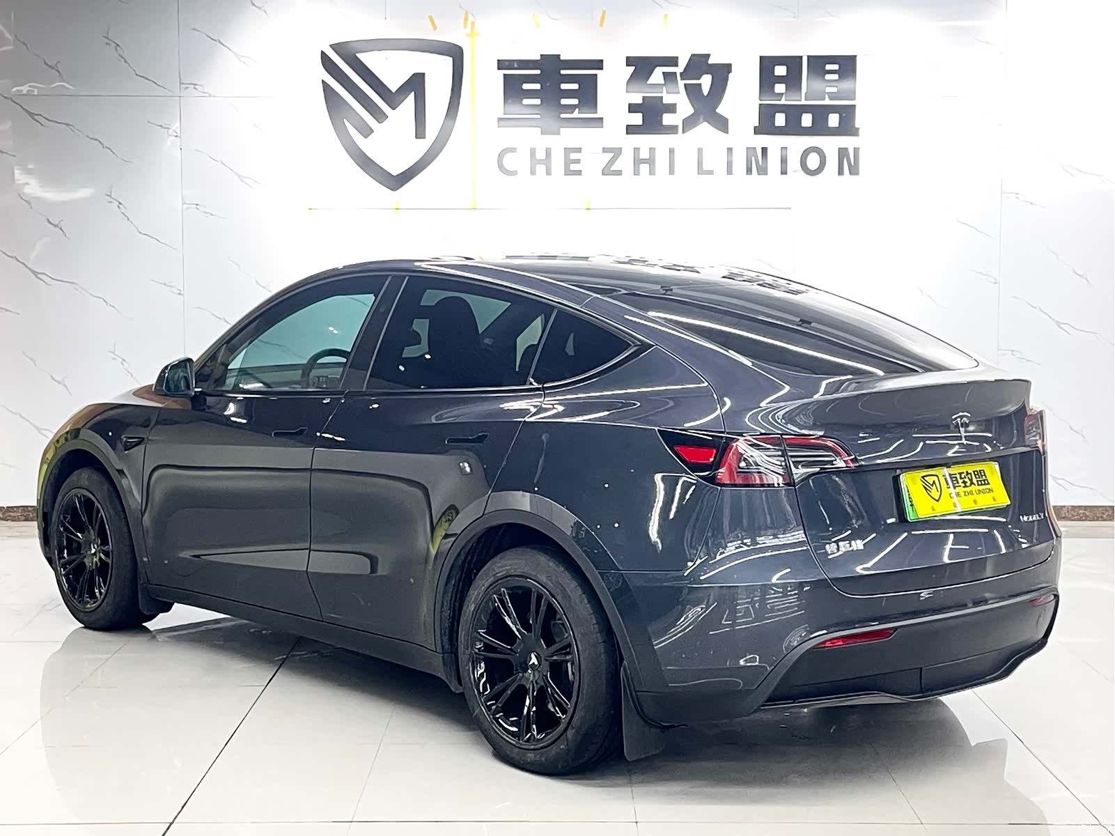 Tesla Model Y, 2024 6